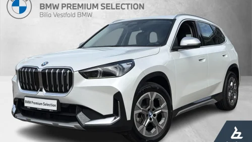 BMW iX1 xDrive30 xLine, HUD, Harman, El seter, Sportseter, Krok, LED ++