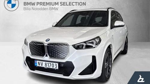 BMW iX1 xDrive30 Fully Charged, 19" felg, Harman/Kardon, Adaptive Led
