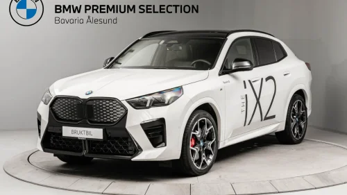 BMW iX2 xDrive30 xDrive30/FullyCharged/Panorama/IconicGlow/M-SportPRO