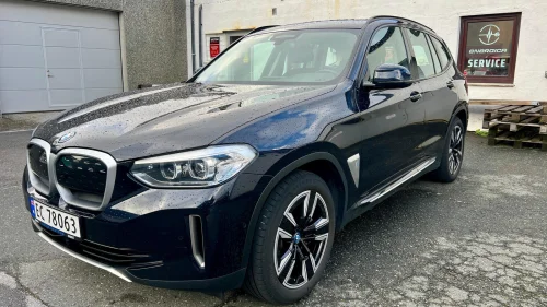 BMW iX3 Skinn, panorama, krok, ryggekamera ++