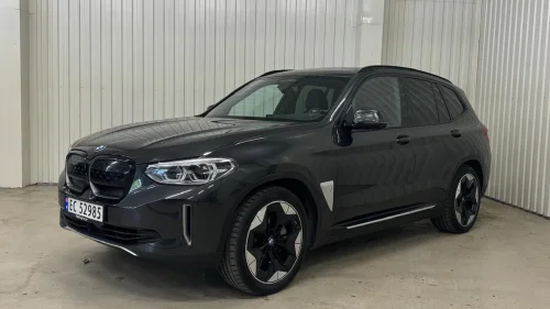 BMW iX3 Fully Charged 360kamera H&K Pano HUD ACC Navi EU27++