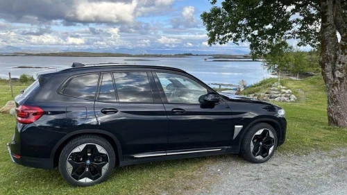BMW iX3 Fully charged edition