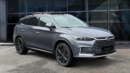 BYD Tang Executive / 7-S / 4x4 / Hengerfeste / Pano / 360.kam ++