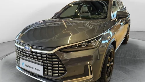 BYD Tang Stor familebil med masse plass og god fremkommelighet.