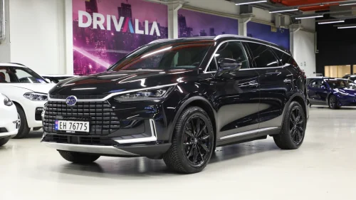 BYD Tang Executive/AWD/86.4kWh/Skinn/360/Ledbar/Krok/7-seter