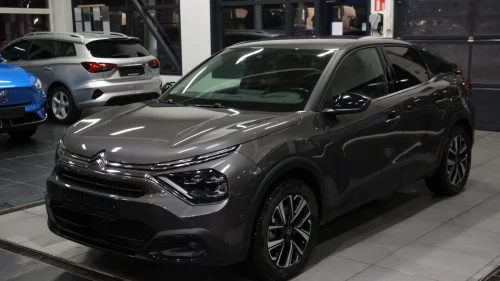 CITROEN E-C4 Shine ACC-rattvarme-navi-carplay-S/V-HUD-Toppmodell