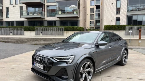 AUDI e-tron S Sportback Strøken bil med mye utstyr!