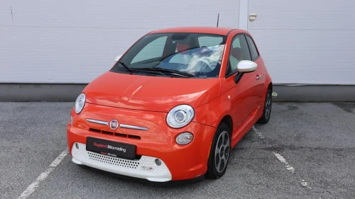 FIAT 500 E e/Automat/V.seter/Bluetooth/Skinn/Cruise/AC/S+V/Lav km!