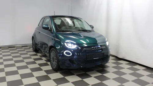 FIAT 500 La Prima toppmodell kun 18000 km