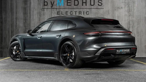 PORSCHE Taycan Turbo Turbo 680hk R-Axle, InnoDrive, HUD, 360, OffRoad design