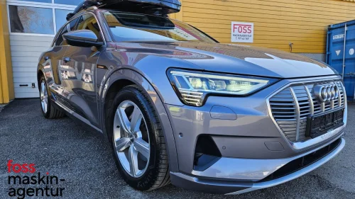 AUDI e-tron 55 HUD+Krok+360-kam+ACC+DAB+Matrix+Keyless