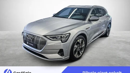 AUDI e-tron 50 50 med lakkerte hjulbuer og skjørt
