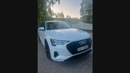 AUDI e-tron 50 50
