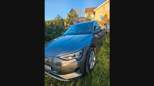 AUDI E TRON 55 55 advanced business' Hengerfeste, sportstoler ++