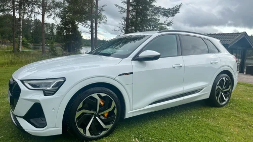 AUDI E TRON 55 55 S line Sport Black Edition