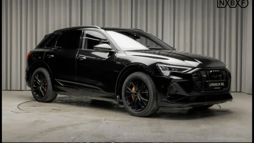 AUDI E TRON 55 55SUV/2x S-Line/Black Edition/Gule detaljer/Krok/Gardin