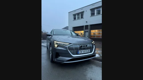 AUDI e-tron 55 Advanced, AWD, HUD, Hengerfeste