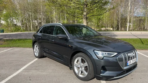 AUDI e-tron 50 50 Advanced Sport - Soltak / krok / 360 / El. seter /++