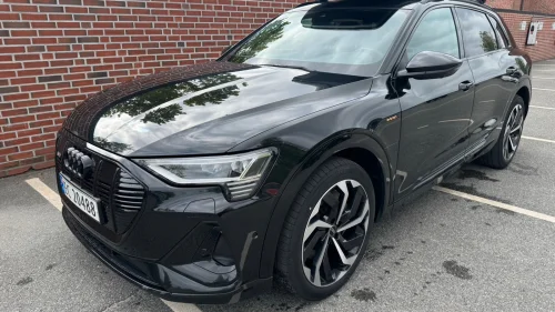 AUDI e-tron 55 55 S line Sport, lav km. Pen bil.