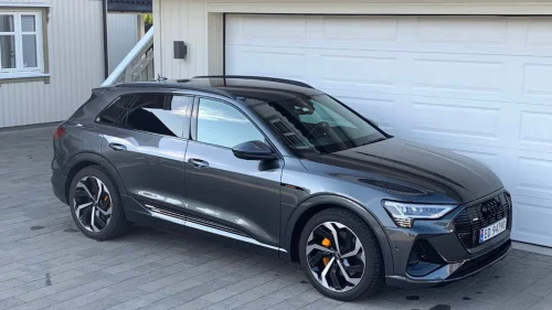 AUDI E TRON 55 55 S-Line *2, lav km, luft, Black Line, Valcona skinn