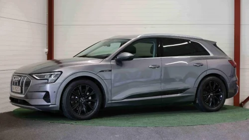 AUDI e-tron 55 quattro