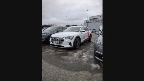 AUDI e-tron 55 55, Vil ikke lade. Må hentes i Bodø