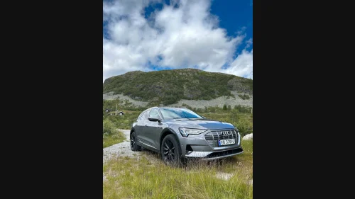 AUDI e-tron 50 50 Advanced Business