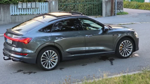AUDI e-tron Sportback 55 55 Sportback S line Pano krok