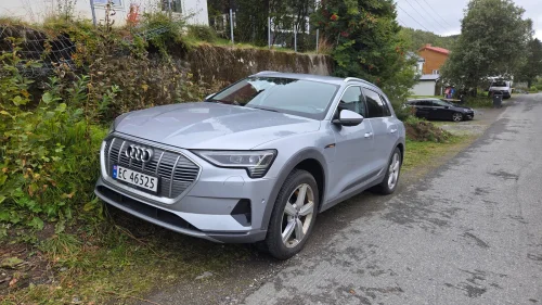 AUDI e-tron 50 50