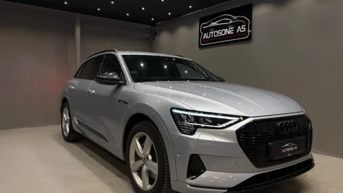 AUDI e-tron 50 50 / S-Line / Luft / ACC / Black edition / 360 / Krok++