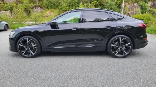 AUDI e-tron Sportback 55 55 Sportback S line Sport