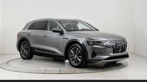 AUDI E TRON 55 55 Advanced Business Krok ACC Kamera