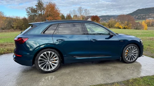 AUDI e-tron 55
