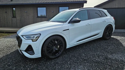 AUDI E TRON 55 55 S line Sport Black Edition