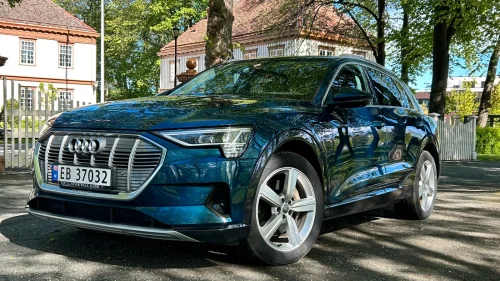 AUDI e-tron 50 50 Advanced Business