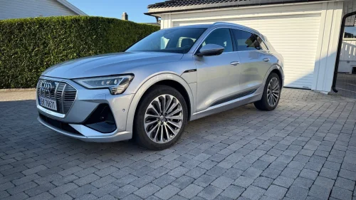 AUDI e-tron 55 55 Advanced med S-line interiør og eksteriør-pakke