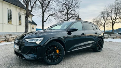 AUDI e-tron 55 55 S line Sport Black Edition - topputstyrt