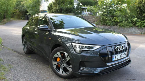 AUDI E TRON 55 55 Advanced Sport / sort optikk / EU2027