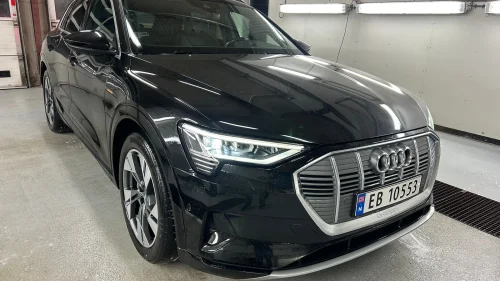 AUDI e-tron 55 Advanced luft/skinn/panorama LAV KM