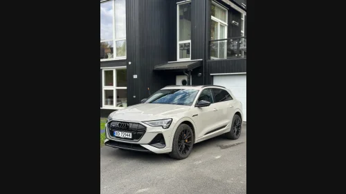 AUDI E TRON 55 55 S line SportBlackEdt Garanti/takboks/th.feste/pano