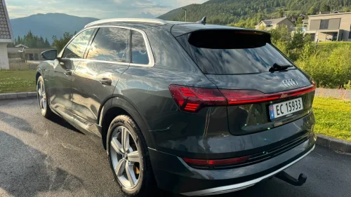 AUDI e-tron 50 50 Advanced Business