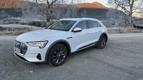 AUDI e-tron 55 S line