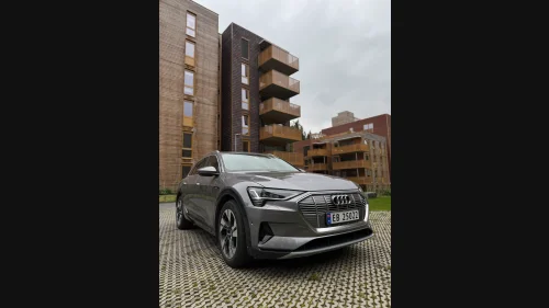 AUDI e-tron 50 50 Advanced Business