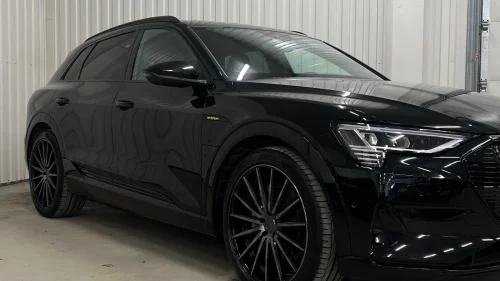 AUDI e-tron 55S-line S-Stoler Vossen Panorama 360 Sort optikk Krok