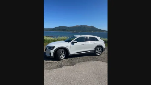 AUDI e-tron 50 50