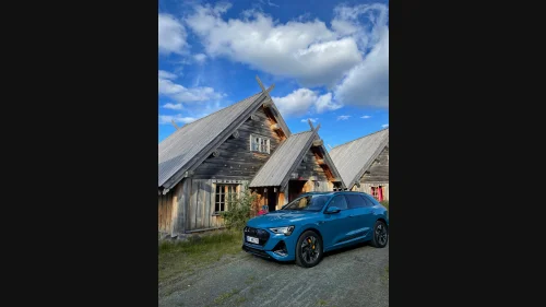 AUDI e-tron 50 50 S line Sport Antigua blå