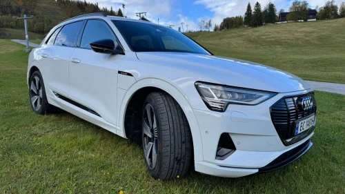 AUDI e-tron 55 55 Advanced Sport Black Edition/Panorama/Velutstyrt&pen