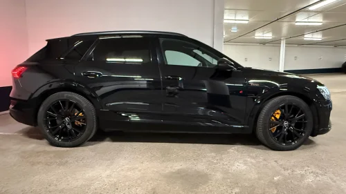 AUDI E TRON 55 55 Advanced Sport, black ed, panorama, krok, ambi. B&O