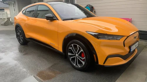 FORD Mustang Mach-E SR AWD Tekn+ Panorama Hengerfeste