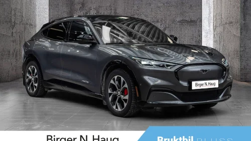 FORD Mustang Mach-E First Edition AWD TOPPUTSTYRT-SOLTAK-HENGERFESTE